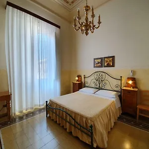 albergo-cavour.palermohotels.org/